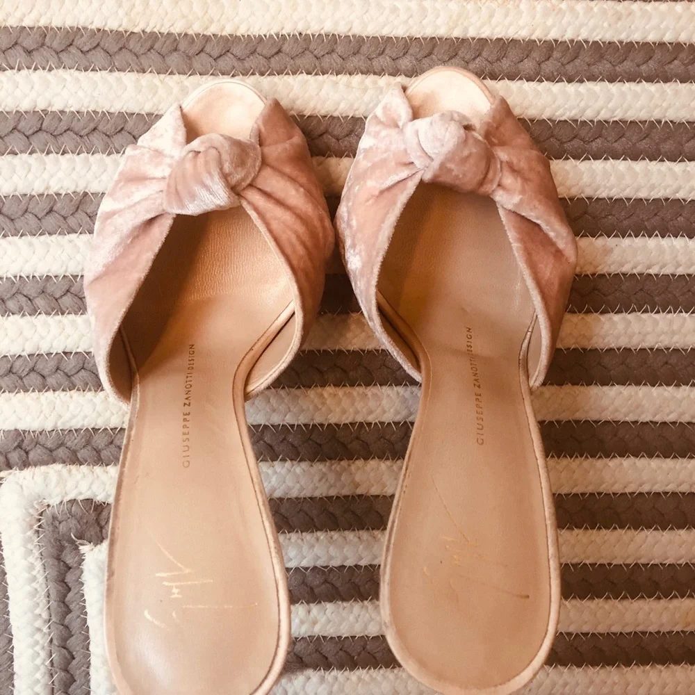 Giuseppe Zanotti Light Pink Velvet Heels Size 37.5 - Picture 12 of 12